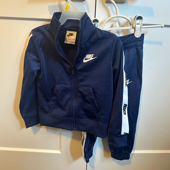 Nike Toddler Matching Sweatsuit Set in Navy and White Size 2T - Picture 1 of 14